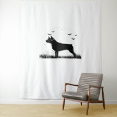 ロットワイラードッグ – ハロウィンムーンシルエットオーバーシズ タペストリー (インサイチュ)