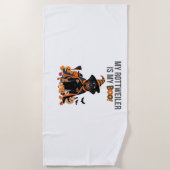 ロットワイラーハロウィーンの衣装ロットワイラーは私 ビーチタオル (正面)