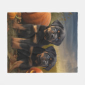 ロットワイラーパピーオータムデライトカボチャ フリースブランケット (正面(横))