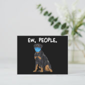 ロットワイラー新しい人々の犬を着用顔マスク 案内ポストカード (スタンド正面)