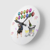 ロットワイラー犬ハッピーニューイヤー ラウンド壁時計 (傾斜)