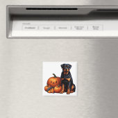 ロットワイラー犬ハロウィンカボチャのそばに座る マグネット (インサイチュ (食洗機))