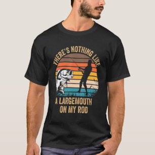 ロッド・バスFには、ラージマスに限る Tシャツ