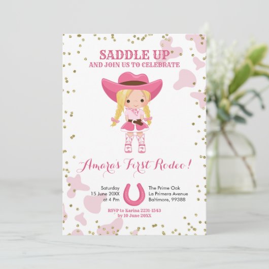 ロデオブロンド女性のカーボーイ誕生日招待状 招待状 (スタンド正面)