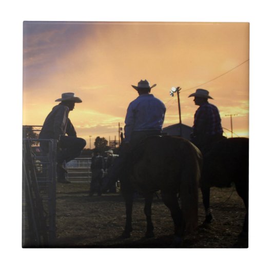 ロデオ・カウボーイズが乗るのを待つ タイル (正面)