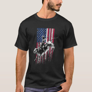 ロデオ・ブル・ライダーCowbの愛国的アメリカ国旗 Tシャツ