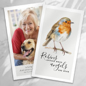 ロビンがメモリアルカードの近くで天使のように見える