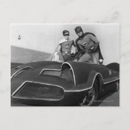 ロビンとバットマンがバットモービルに立つ ポストカード