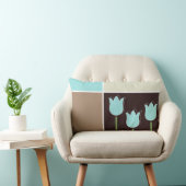 ロビンズエッグブルーチューリップ幾何学形状茶色クリーム ランバークッション (椅子)