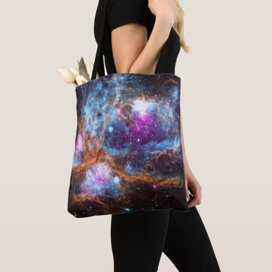 ロブスターネブラ - 宇宙の冬の不思議な世界 トートバッグ (クローズアップ)