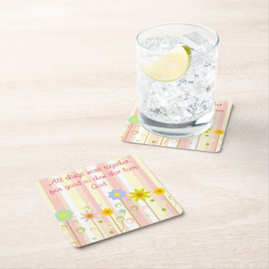 ロマンの8:28のピンクのストライプおよび花のキリスト教の引用文 スクエアペーパーコースター (インサイチュ)