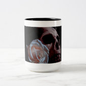 ロマンス-スカルおよびモモは上がりました ツートーンマグカップ (中央)