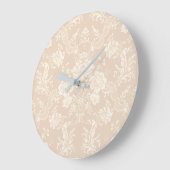 ロマンチッエレガントク·シック·フローラ·ダマスク·クリーム ラージ壁時計 (傾斜)