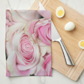 ロマンチックかわいらしなピンクのクリームバラ キッチンタオル (四つ折り)