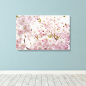 ロマンチックなさくらんぼの花と小さなビーキャンバス キャンバスプリント (インサイチュ (ウッドフロア))