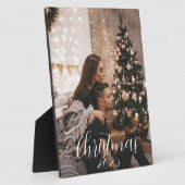 ロマンチックなアーバンカスタムカップルの休日の写真 フォトプラーク (側面)