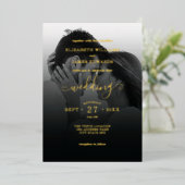 ロマンチックなカップルのモノクロ結婚写真の金ゴールド 箔招待状 (立ち正面)