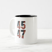 ロマンチックなカップルの芸術、愛のシルエット、水色c ツートーンマグカップ (正面左)