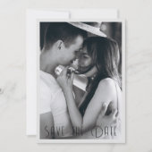 ロマンチックなカップルの黒と白の写真日付を保存 招待状 (正面)