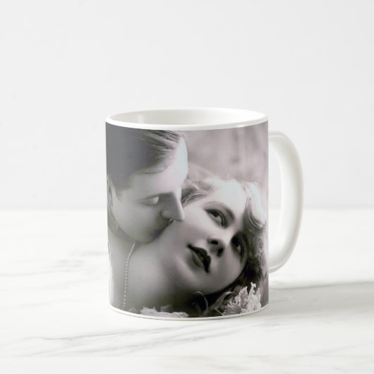 ロマンチックなカップルヴィンテージレトロ写真エレガントラブ マグカップ (正面右)