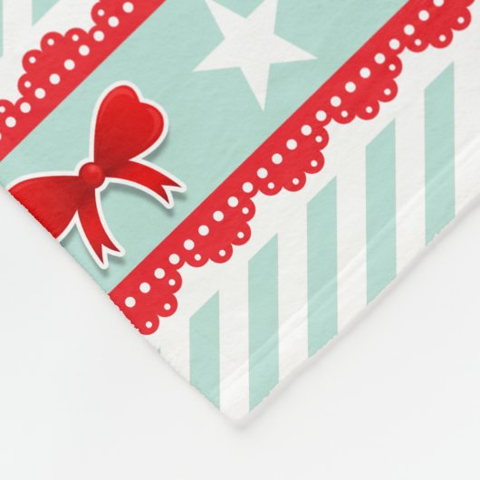 ロマンチックなクリスマス赤いミントストライプのパターン フリースブランケット (角)