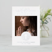 ロマンチックなシルバーフローラリース写真 箔招待状 (立ち正面)