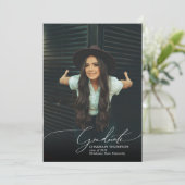 ロマンチックなスクリプトブラックフォトコラージュ卒業 案内状 (スタンド正面)