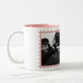 ロマンチックなタイポグラフィバレンタインのカップル1写真 ツートーンマグカップ (左)