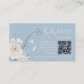 ロマンチックなダスティブルーフローラ結婚式RSVP QRコード エンクロージャーカード (正面)