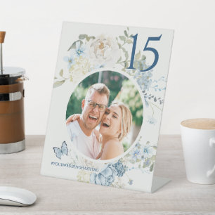 ロマンチックなダスティブルー結婚フローラの写真 台座サイン