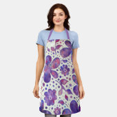 ロマンチックなバイオレットの花と葉オリジナルアート エプロン (着用した状態)