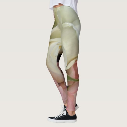 ロマンチックなバラソフトピンクの花フローラレギンス レギンス (左)