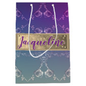 ロマンチックなバラハート（名前グラディエント紫） ミディアムペーパーバッグ (正面)