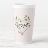 ロマンチックなバラ色の羽根 ハートラブ カフェラテマグ (正面)