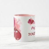 ロマンチックなバレンタインにぴったり合う マグカップ (中央)