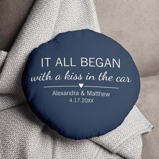 ロマンチックなバレンタインデーのカップル 始まりの場所 ラウンドクッション