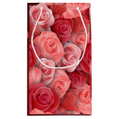 ロマンチックなバレンタインデーのピンクおよび赤いバラ スモールペーパーバッグ (裏面)