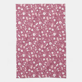 ロマンチックなバレンタインデーのラブパターンダークピンク キッチンタオル (縦)