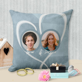 ロマンチックなバレンタインデー2枚の写真とハートの愛 クッション