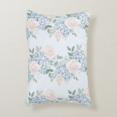 ロマンチックなピンクと青の花 アクセントクッション (正面(垂直))