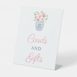 ロマンチックなピンクのバラのカードとギフトブライダルシャワー 台座サイン