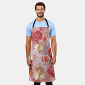 ロマンチックなピンクのバラのモチーフ エプロン (着用した状態)
