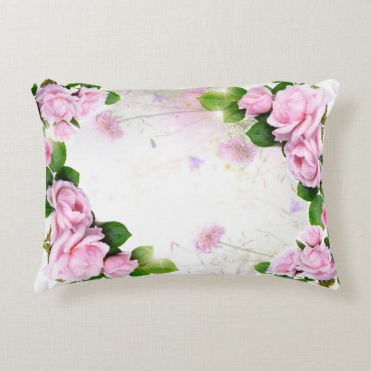 ロマンチックなピンクのバラ アクセントクッション (正面)