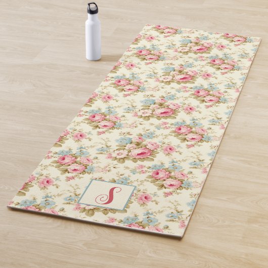 ロマンチックなピンクの英語のバラオンイエローw/モノグラム ヨガマット (インサイチュ)