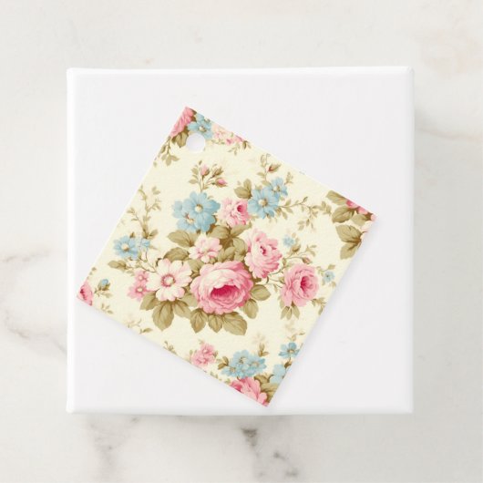 ロマンチックなピンクの英語のバラオン淡い色のイエロー フェイバータグ (インサイチュ)