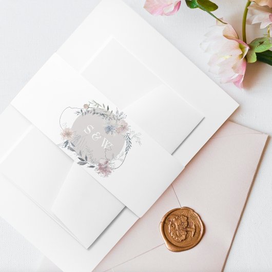 ロマンチックなフローラリースウォーターカラーモノグラム 招待状ベリーバンド