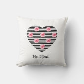 ロマンチックなブラックストライプのバラを白に設定したハート クッション (正面)