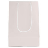 ロマンチックなブラッシュローズとフェザーのハートウェディング ミディアムペーパーバッグ (裏面)