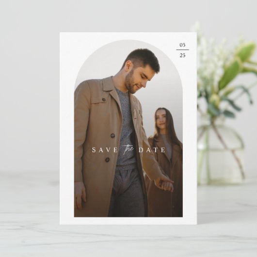 ロマンチックなミニマル写真結婚式の日付を保存 招待状 (スタンド正面)