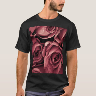 ロマンチックなヴィンテージバラ背景 Tシャツ